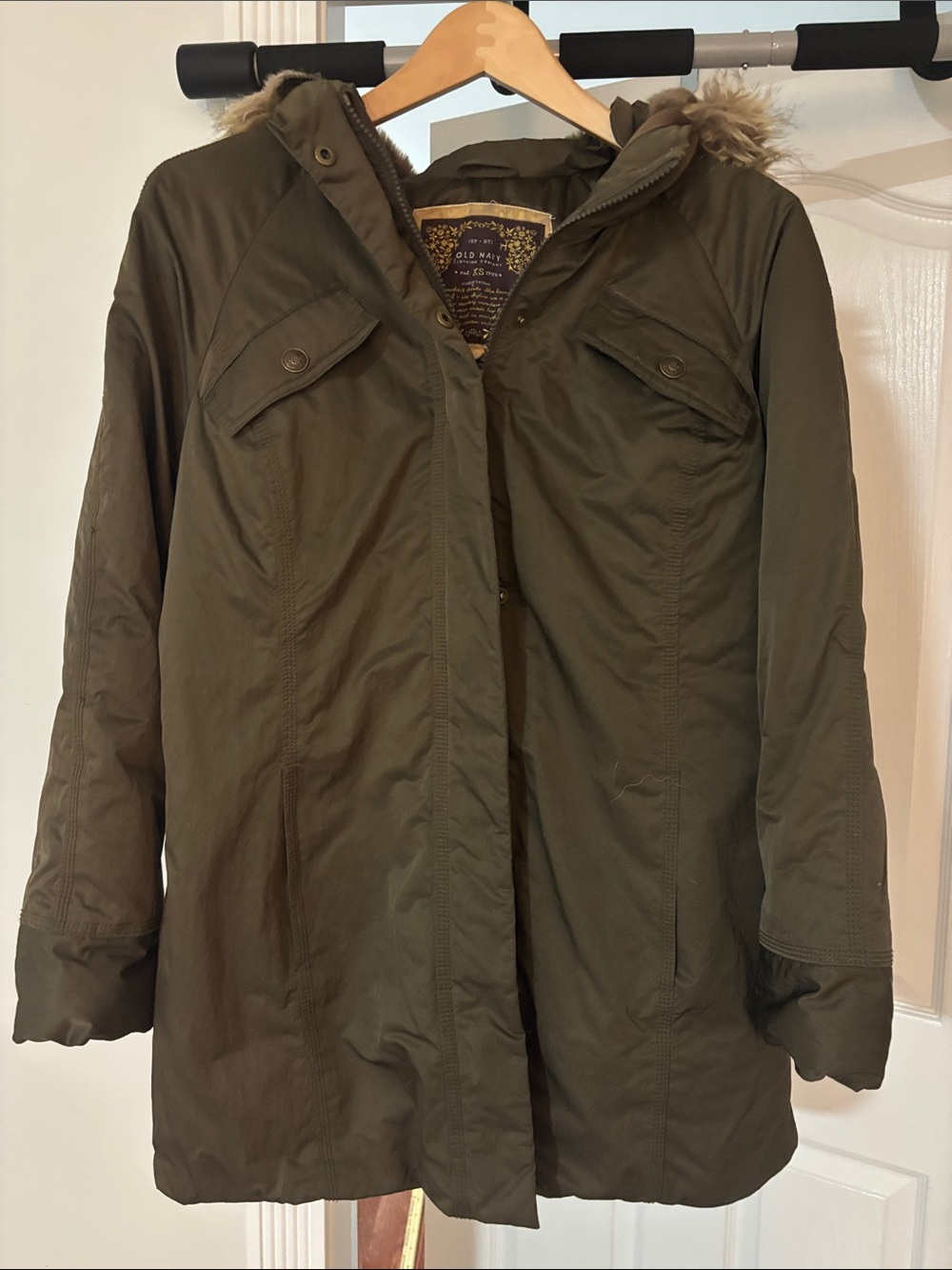 Old Navy Women's Olive Hooded Faux-Fur Trim Parka